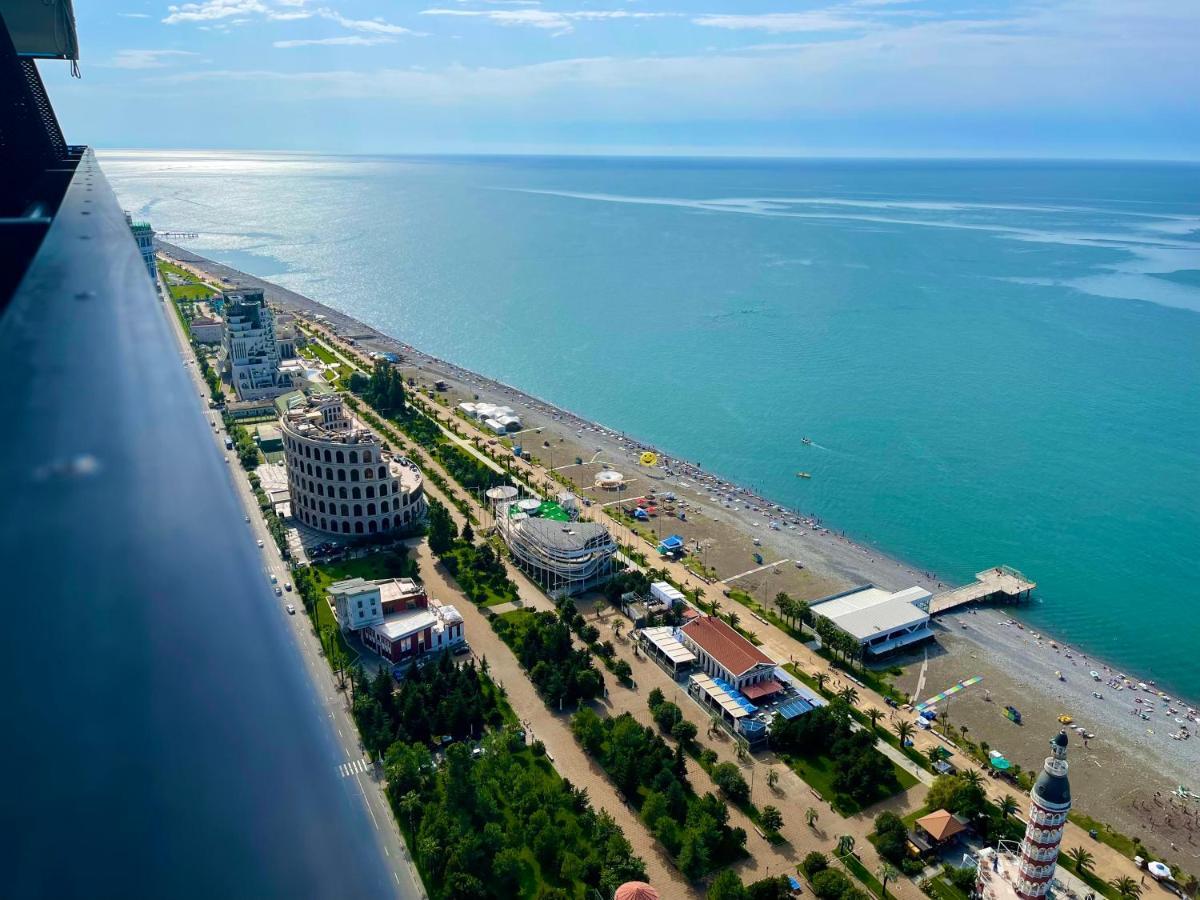 Aparthotel Hellobatumi Esterno foto