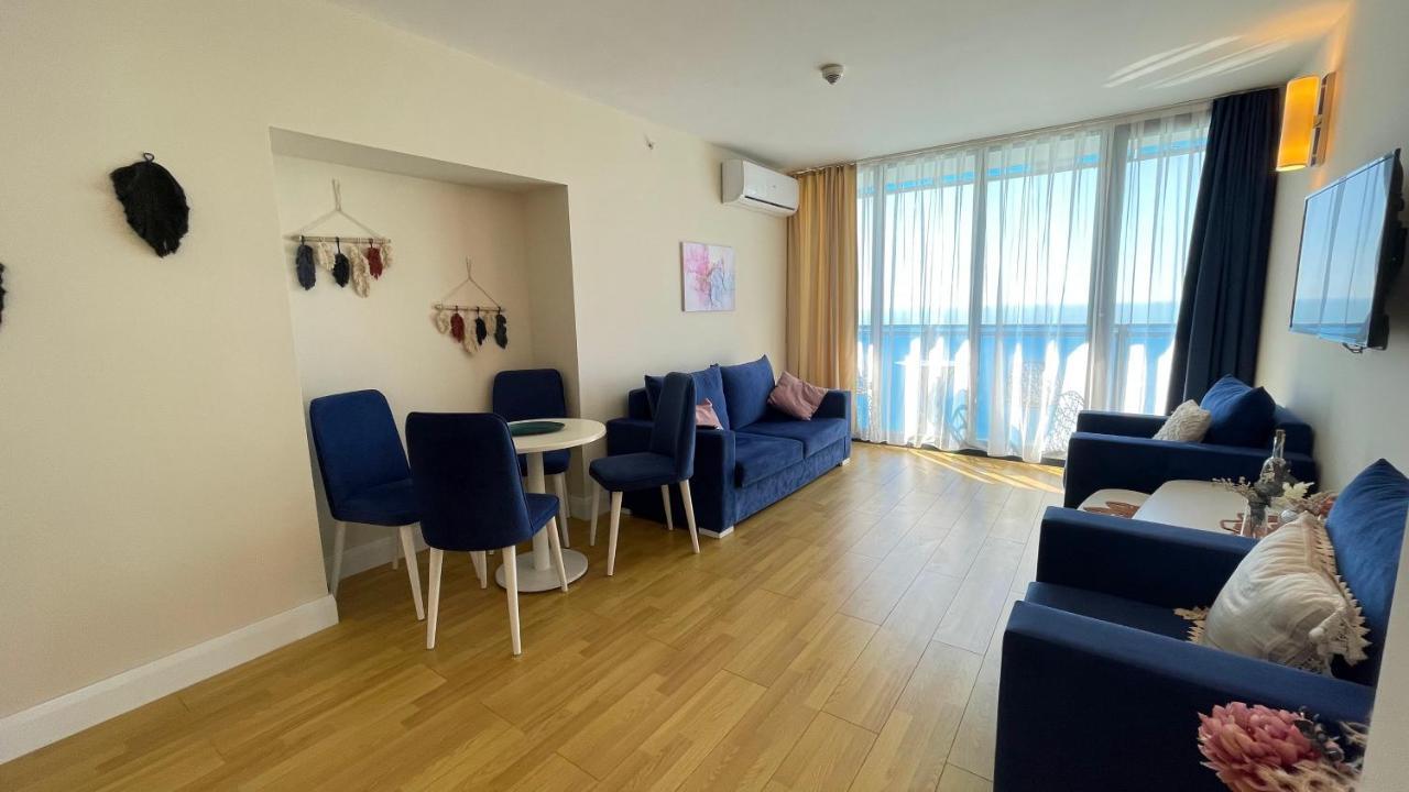 Aparthotel Hellobatumi Esterno foto