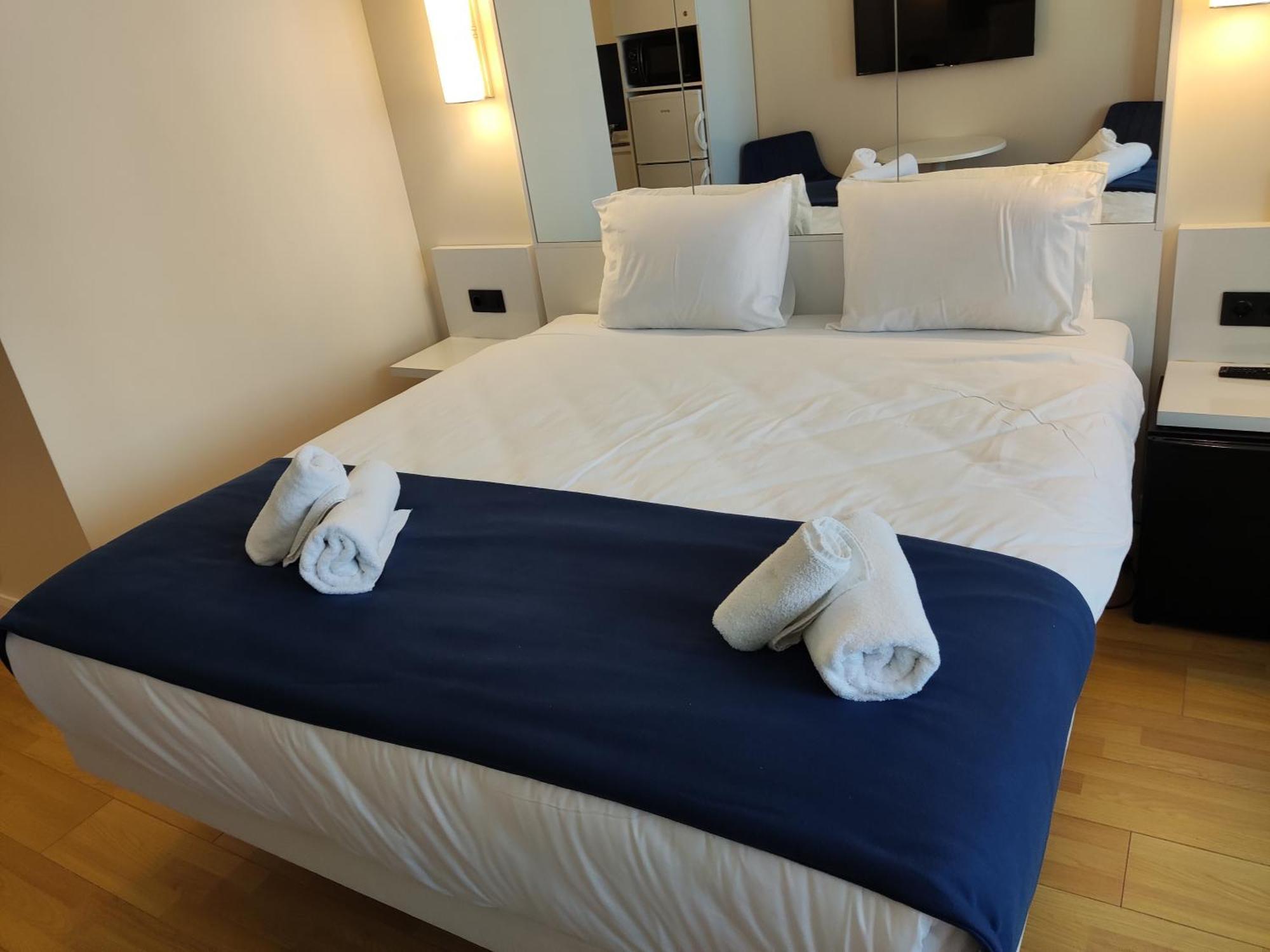 Aparthotel Hellobatumi Esterno foto